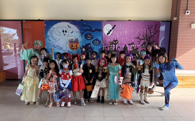 Grade 1 getting ready to go trick or treating.